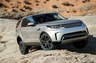 2017 Land Rover Discovery off-roading