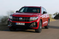 Volkswagen Touareg front three quarter tracking