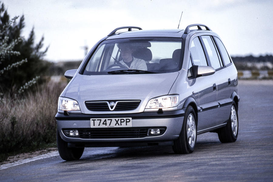 Mk1 Vauxhall Zafira front quarter cornering