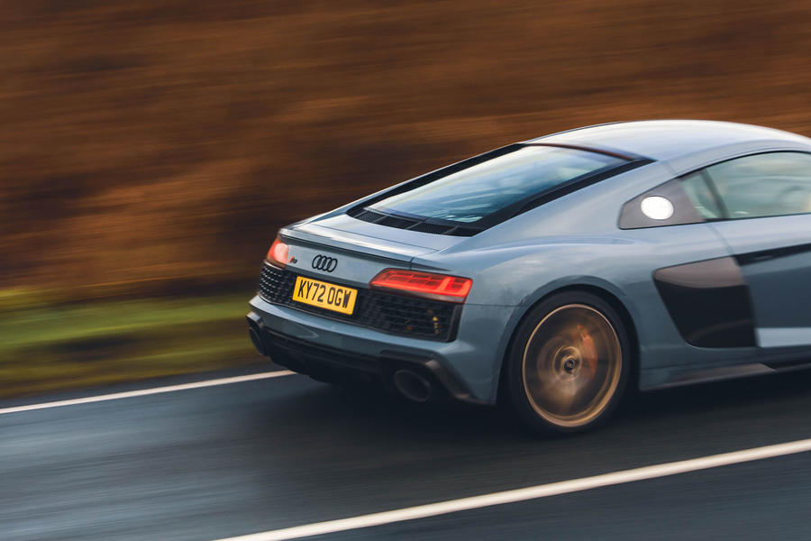 Audi R8 V10 Performance RWD Edition rear end tracking