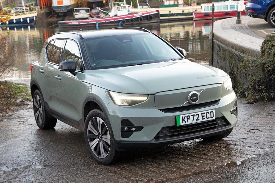 Volvo XC40 on dockside