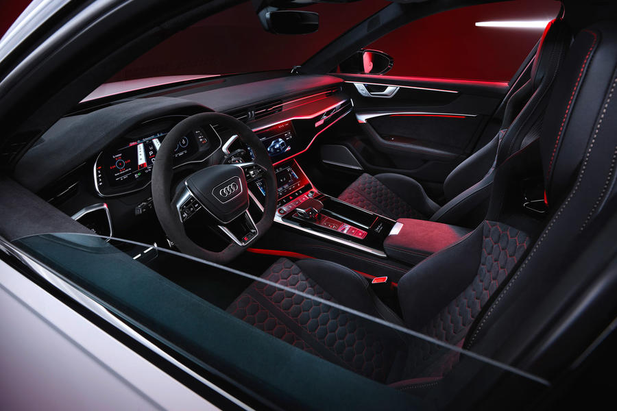 Audi RS6 GT interior