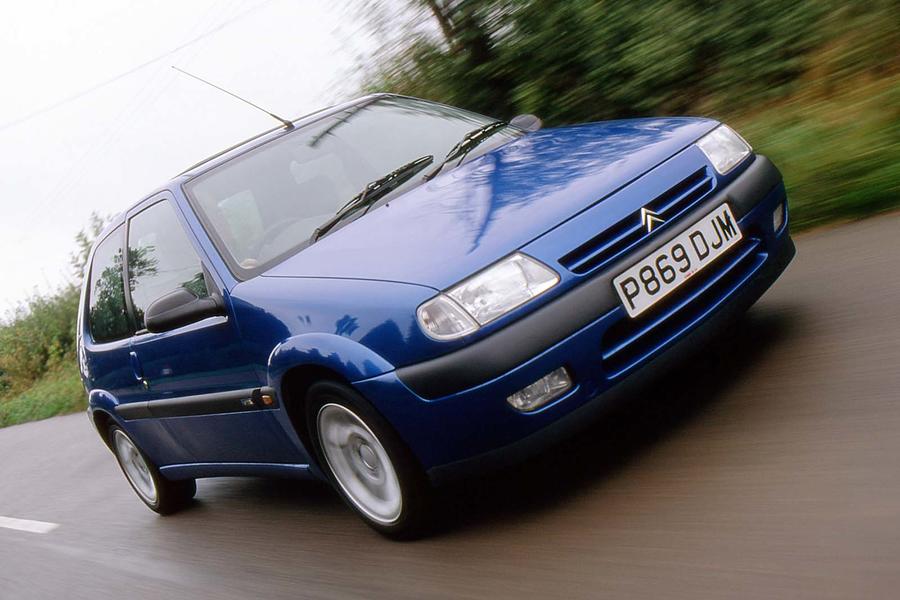 Citroen Saxo VTS front quarter tracking