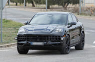 Porsche Cayenne 2025 proto front quarter